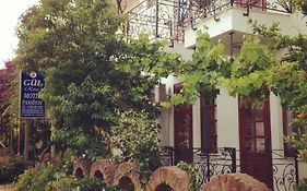 Rose Pension